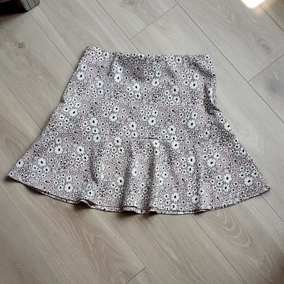 Cute slip on Joe Fresh Skirt - Picture 1 of 6